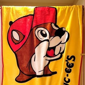 Buc-ee's plush throw blanket